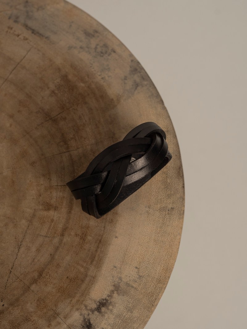 ESPIGA brazalete negro